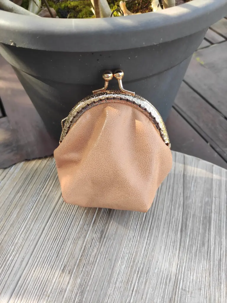 Porte monnaie vintage en cuir saumon
