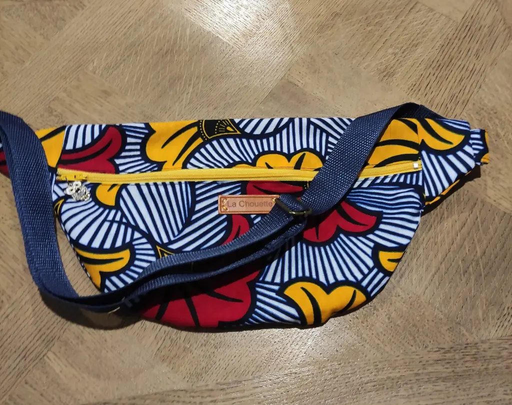 Sac banane wax fleurs rouges et jaune