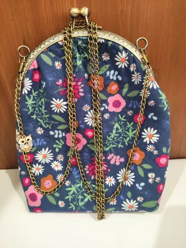 Sac bleu fleurs roses