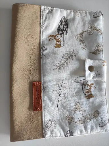 Protège carnet de santé lapin et champignons