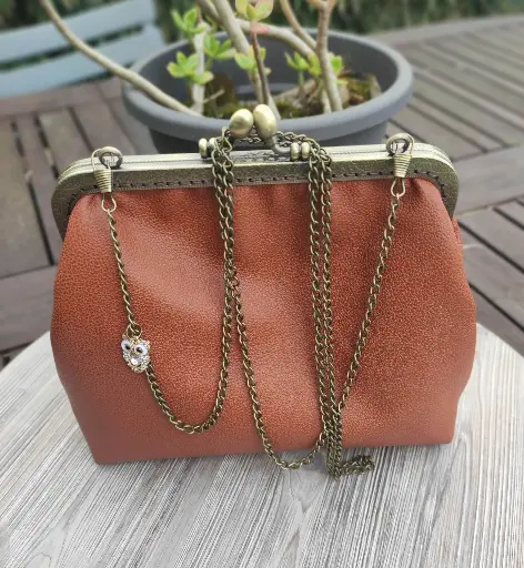 Sac à main cuir cognac fleurs vertes