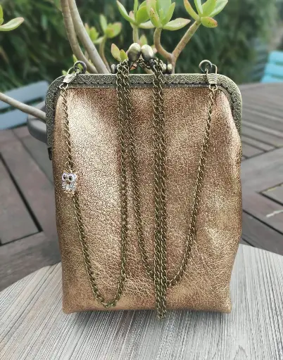 Sac à main en cuir doré rectangle