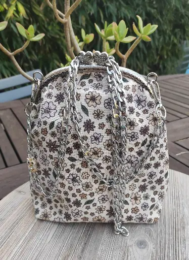 Sac à main en tissu beige fleuri